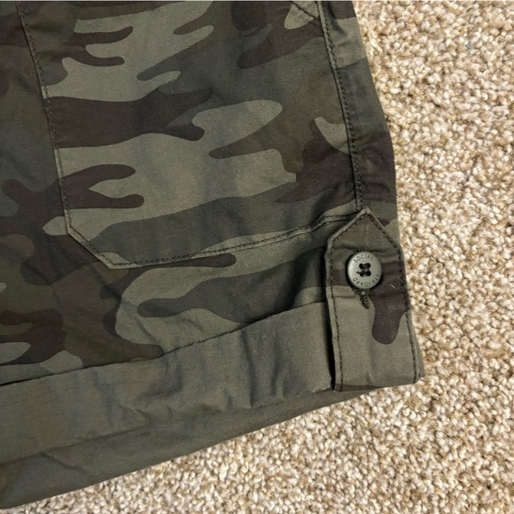 Social Standard By Sanctuary Camouflage Shorts Size XS - Picture 2 of 6